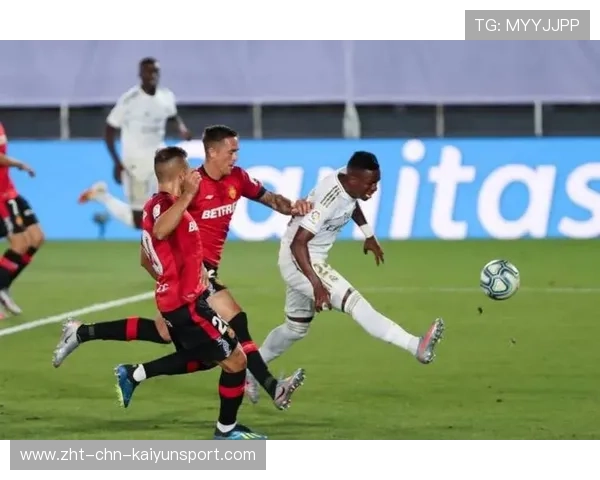 塞维利亚危机时刻签约法甲天才——揭示转会背后的秘密和潜力